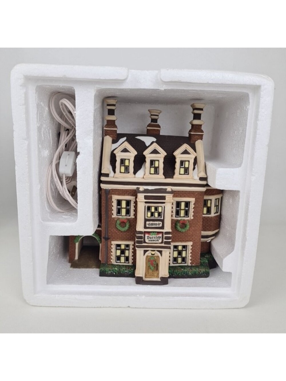 Department 56 Dursley Manor Dickens Heritage Christmas Village Series 58329 - Picture 8 of 9